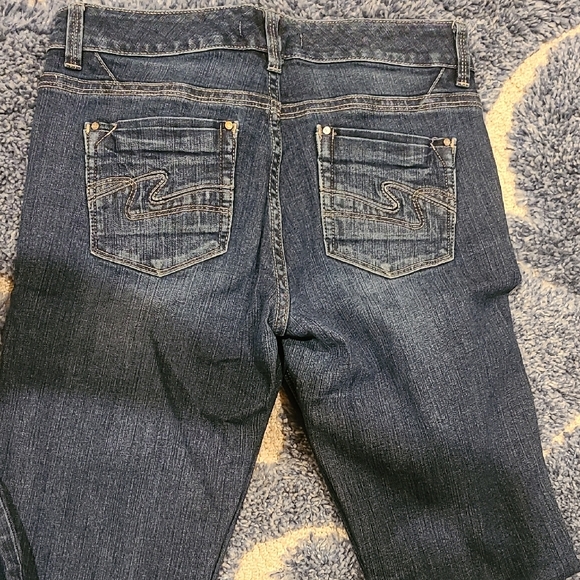 White House Black Market Dark Blue Cropped Jeans - Picture 4 of 4